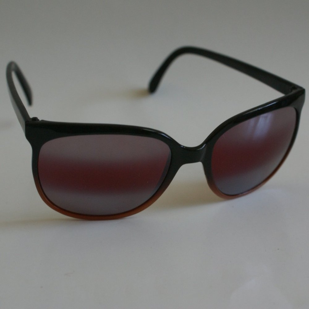 NWT True Vintage Rose all weather bi-gradient mirror Schoolboy style sunglasses